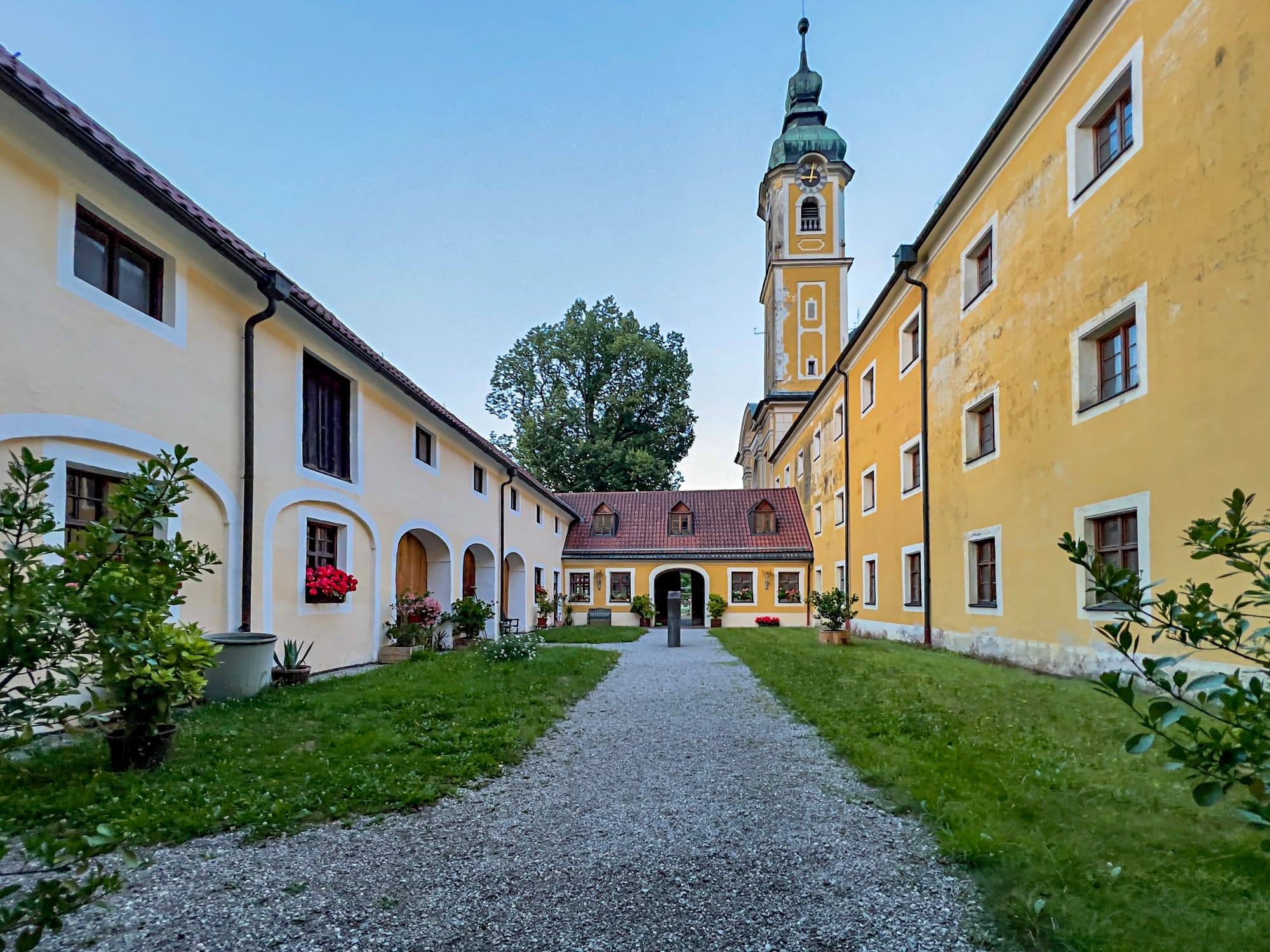 Reisach – vom Karmelitenkloster zum Monasterium modernum