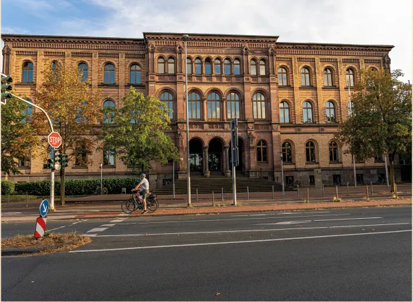 Fassade des Amtsgerichts Münster, über dem Portal noch die Aufschrift Landgericht