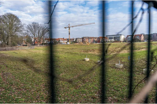 Pluggendorf, Sommer 2026: das Areal der Vorsehungsschwestern hinter dem Bauzaun
